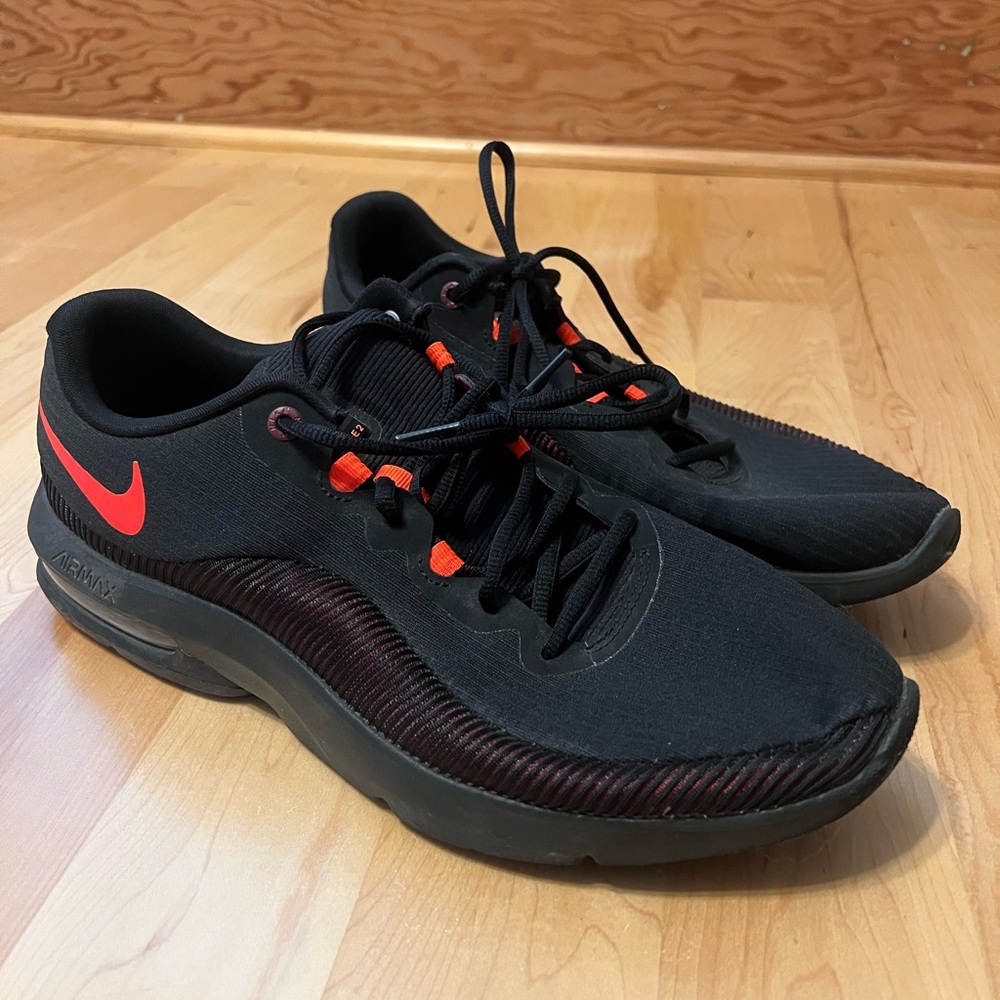 Nike Athletic Shoes Sz 11.5